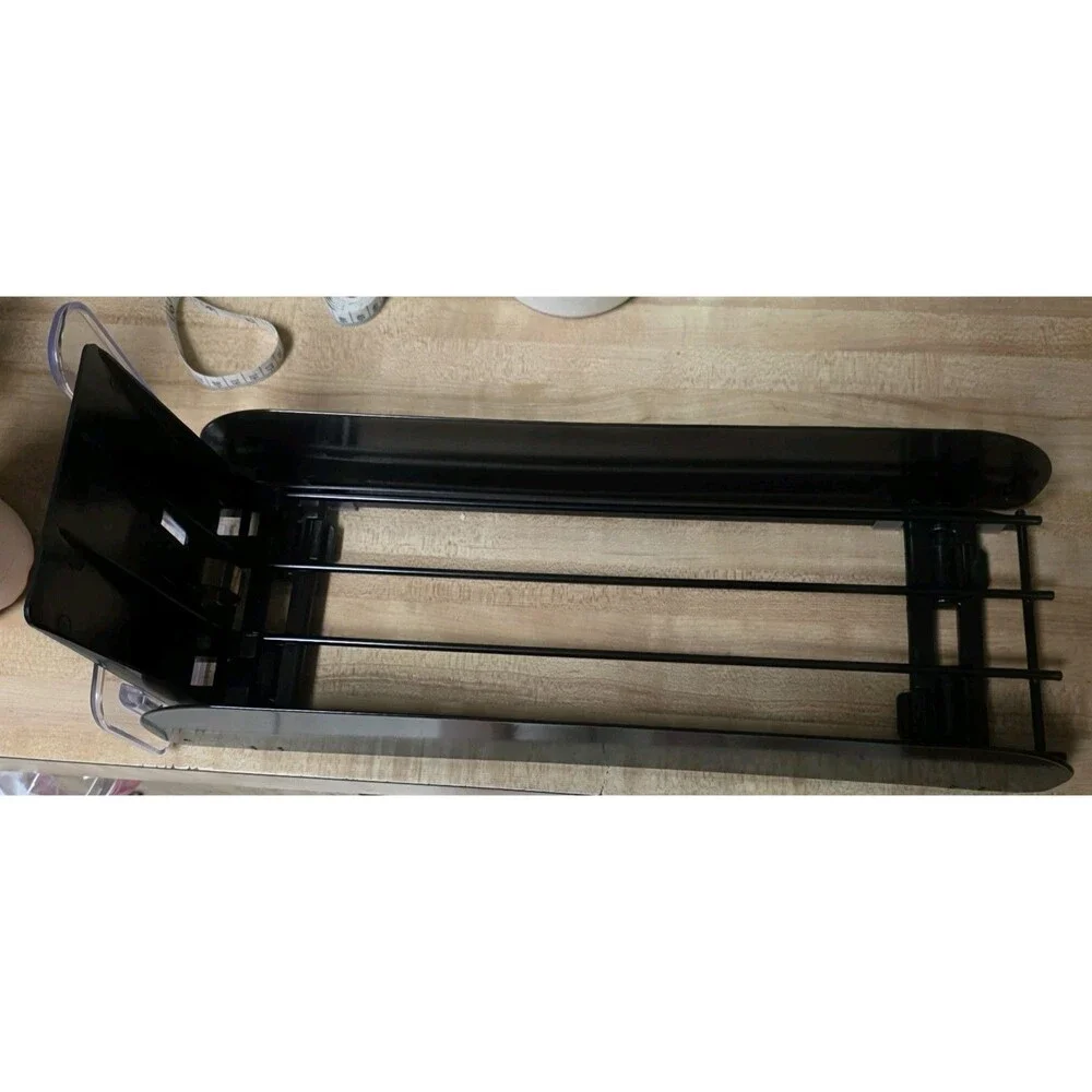 Unbranded merchandiser pusher